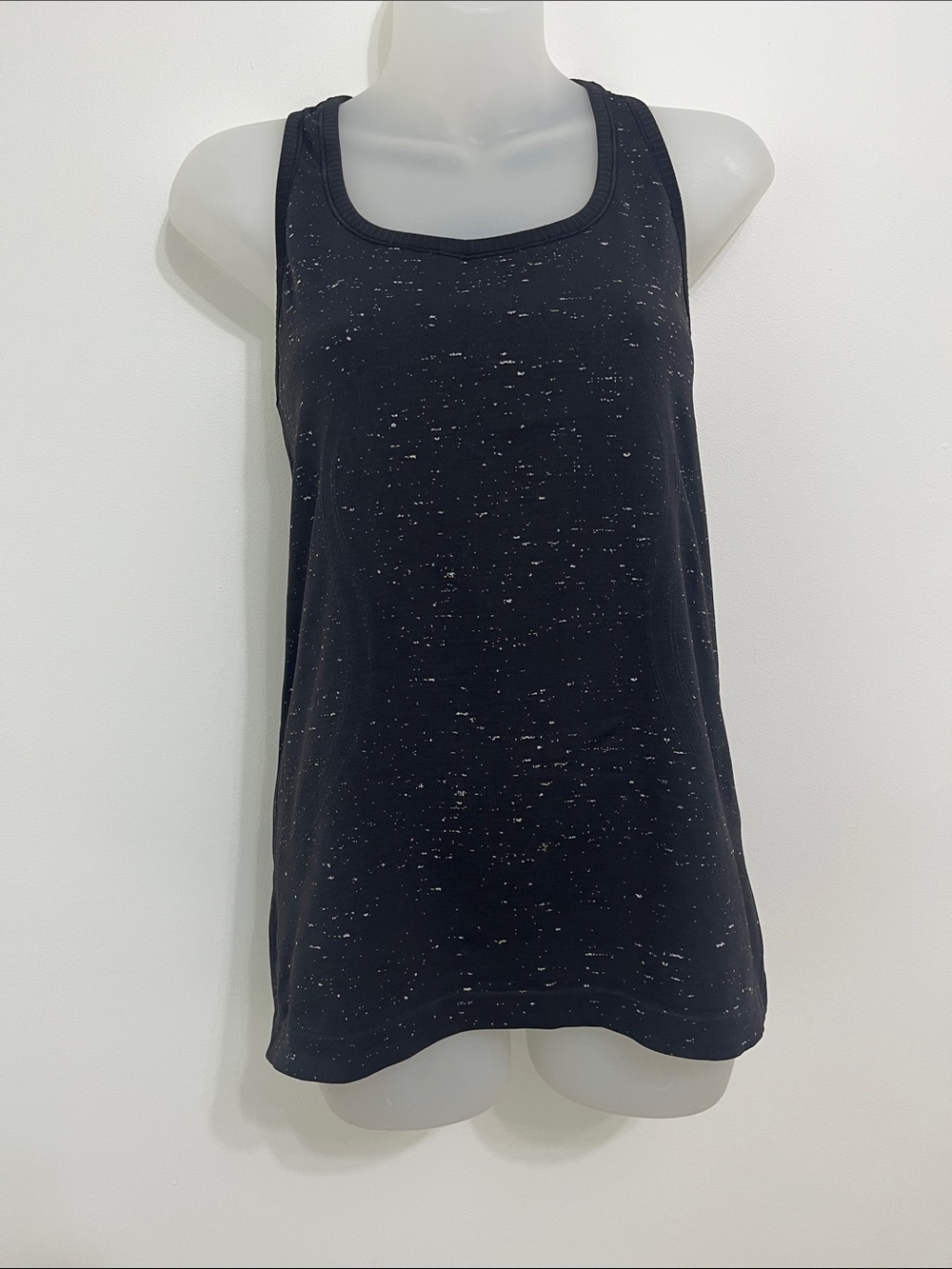 Lululemon Swiftly Tech Racerback - Picture 2 of 8